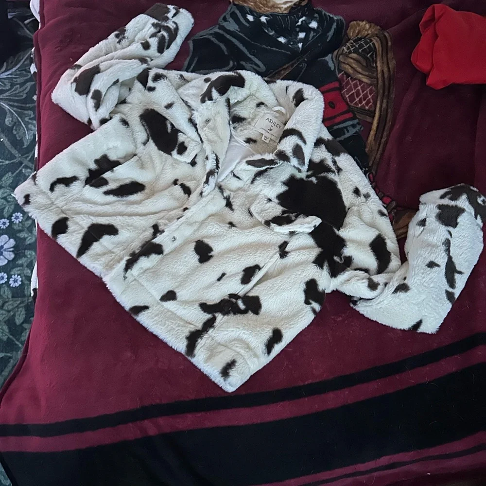 Cozy Black and White Faux Fur cow Jacket M - Picture 1 of 7
